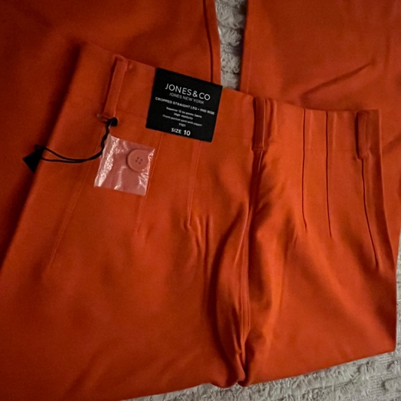 JONES & CO CROPPED STRAIGHT LEG PANTS - Picture 4 of 5